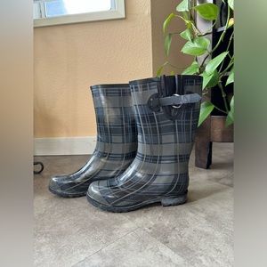 Northside Rainboots Plaid Women’s Size 8 with Buckle